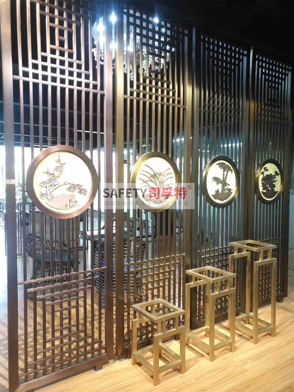 不銹鋼屏風(fēng)隔斷有哪些特點(diǎn)[司孚特金屬屏風(fēng)，不銹鋼屏風(fēng)](圖4)